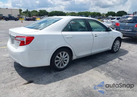2014 Toyota Camry Xle z USA, uszkodzony, nr VIN 4T1BF1FK2EU392500